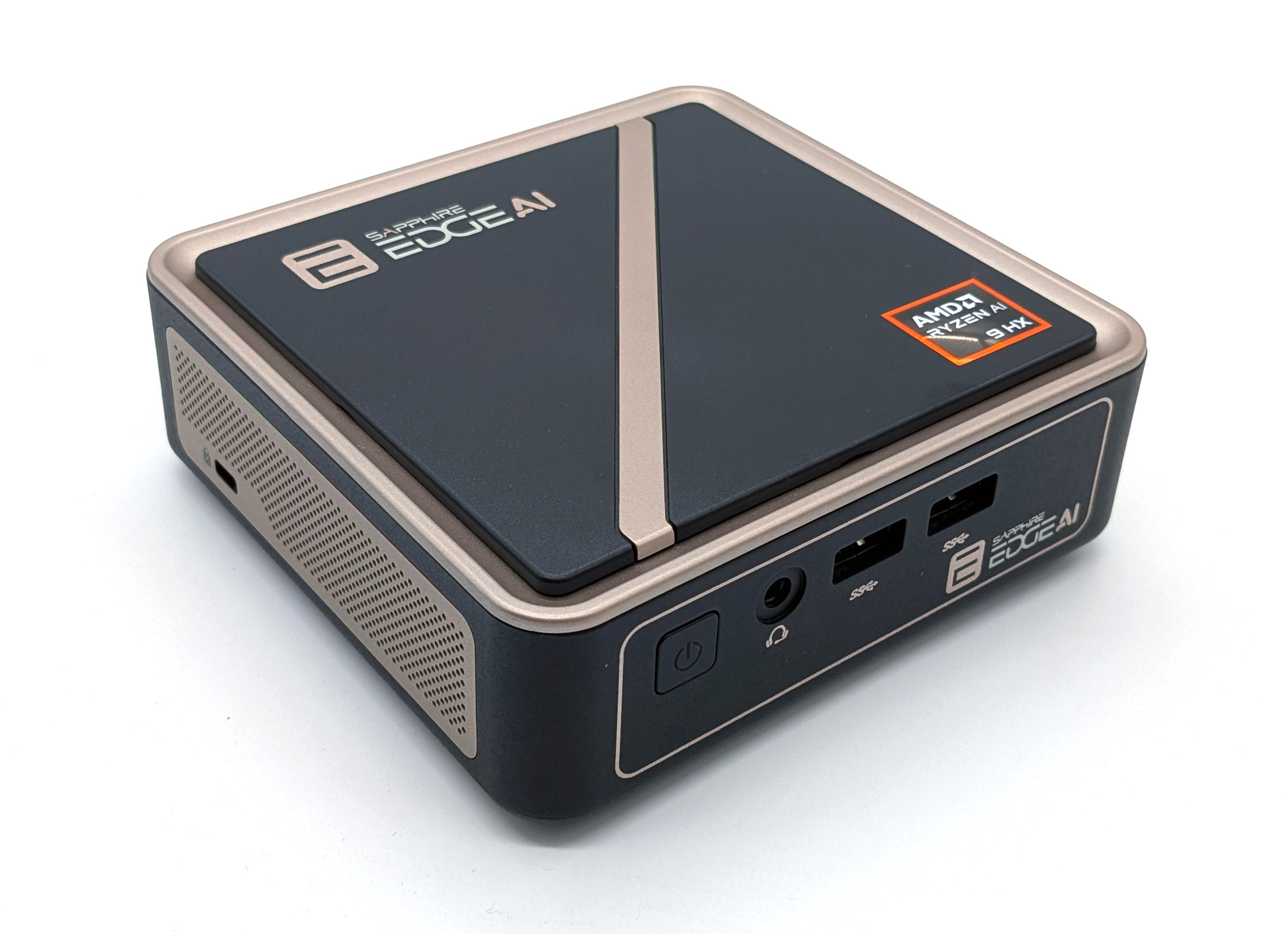 Sapphire EdgeAI Mini-PC review - The first AMD HX 370 and local AI