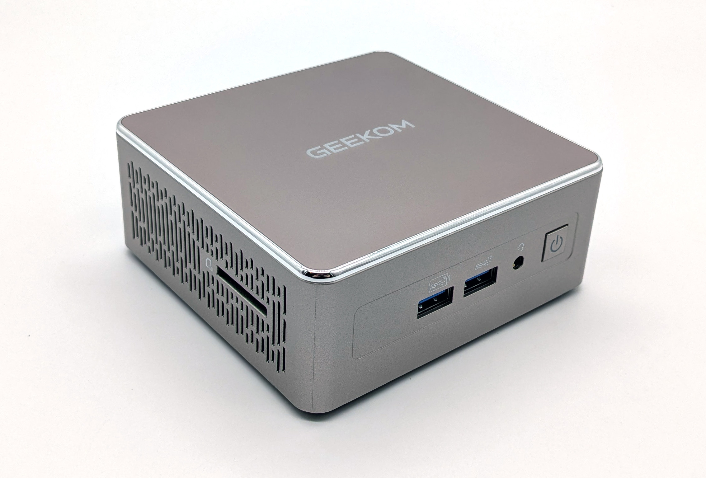 Geekom A5 2025 Mini-PC in test - BIOS brakes and warmed up again with the 7430U
